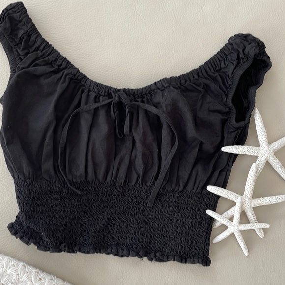 Brandy Melville Tops - BRANDY MELVILLE Crop Top